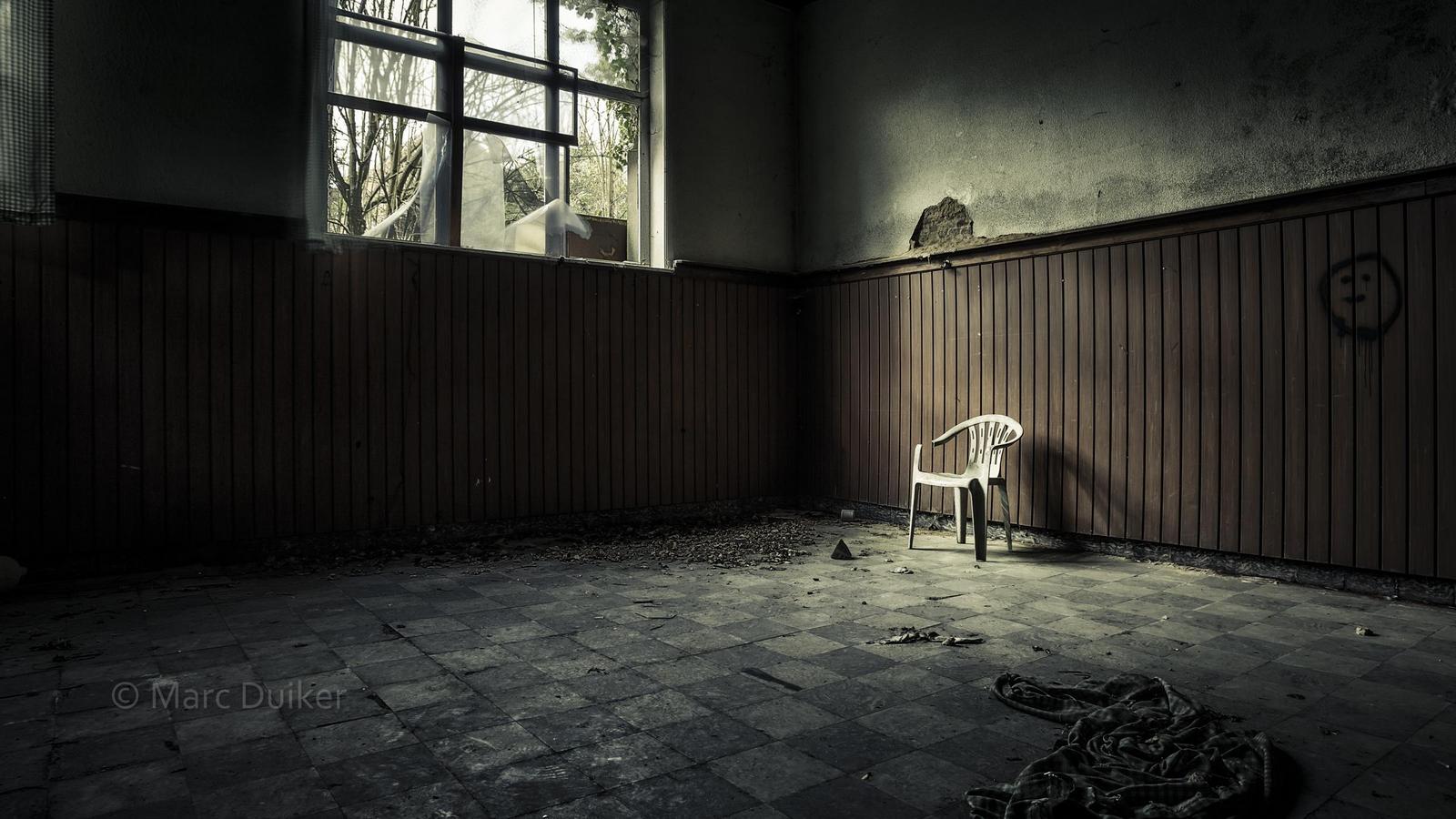 'After the interrogation' © by Marc Duiker